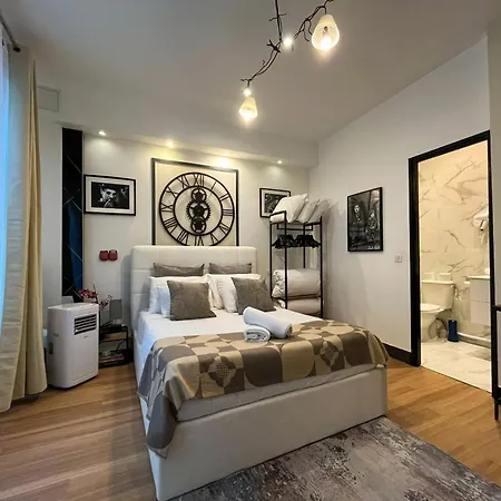 Urban Flat 21 - Chaplin Atelier In