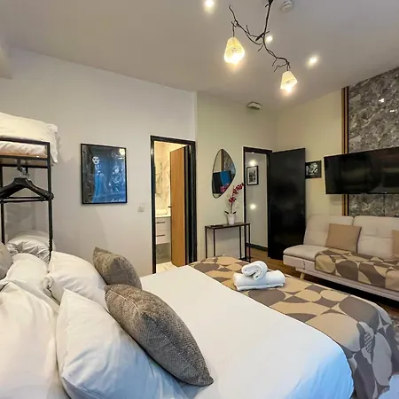 Apartmán Urban Flat 21 - Chaplin Atelier In